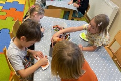 Rybičky, rybičky, rybáři jedou